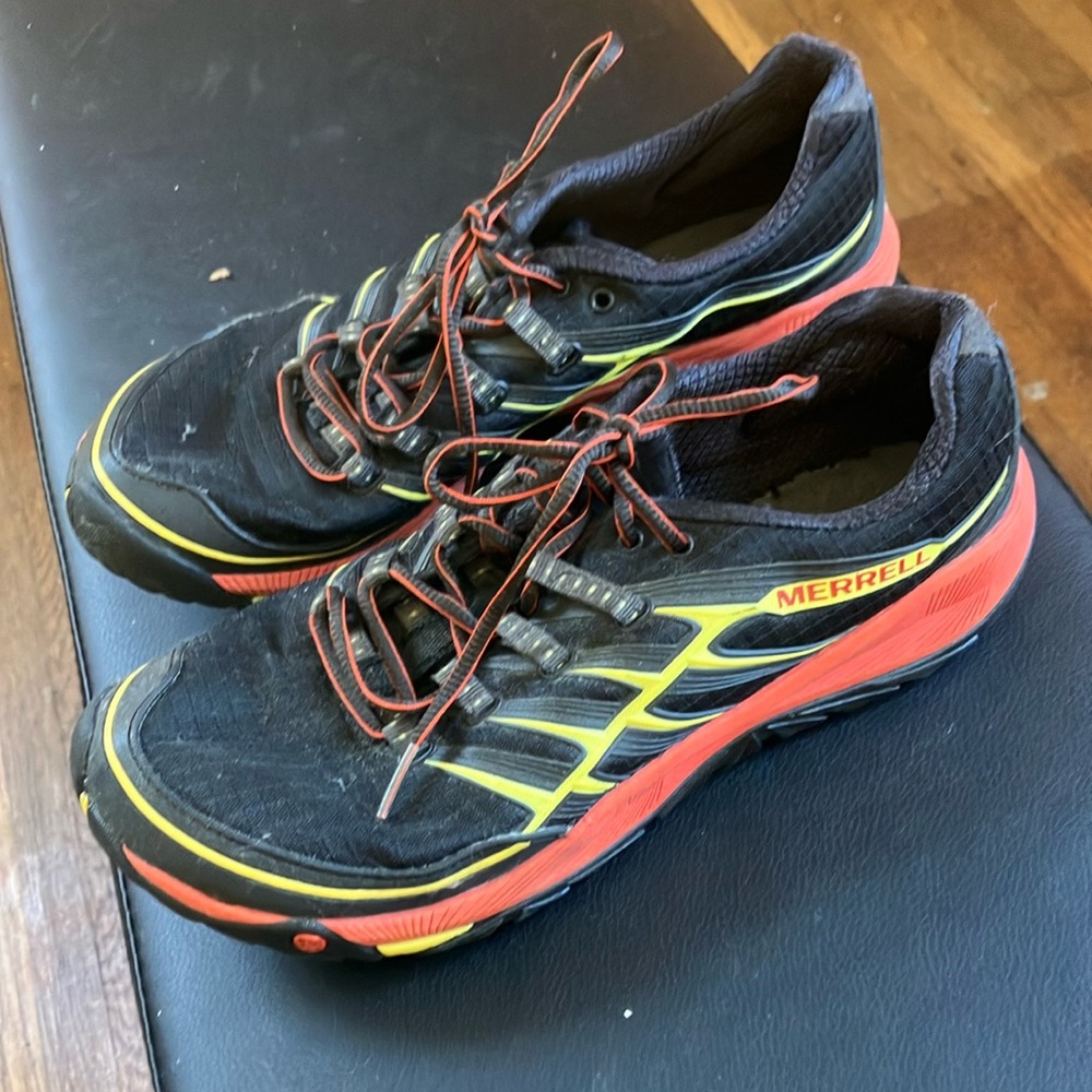 Merrell select grip athletic shoes